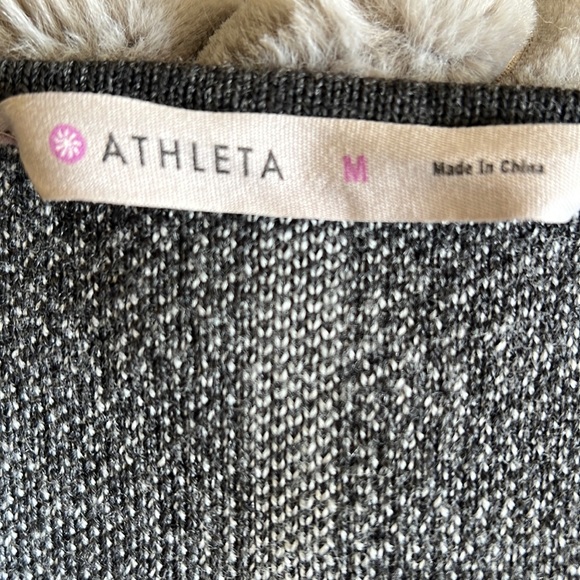 Athleta Dakota merino wool Windowpane sweater sz medium. - Picture 2 of 8